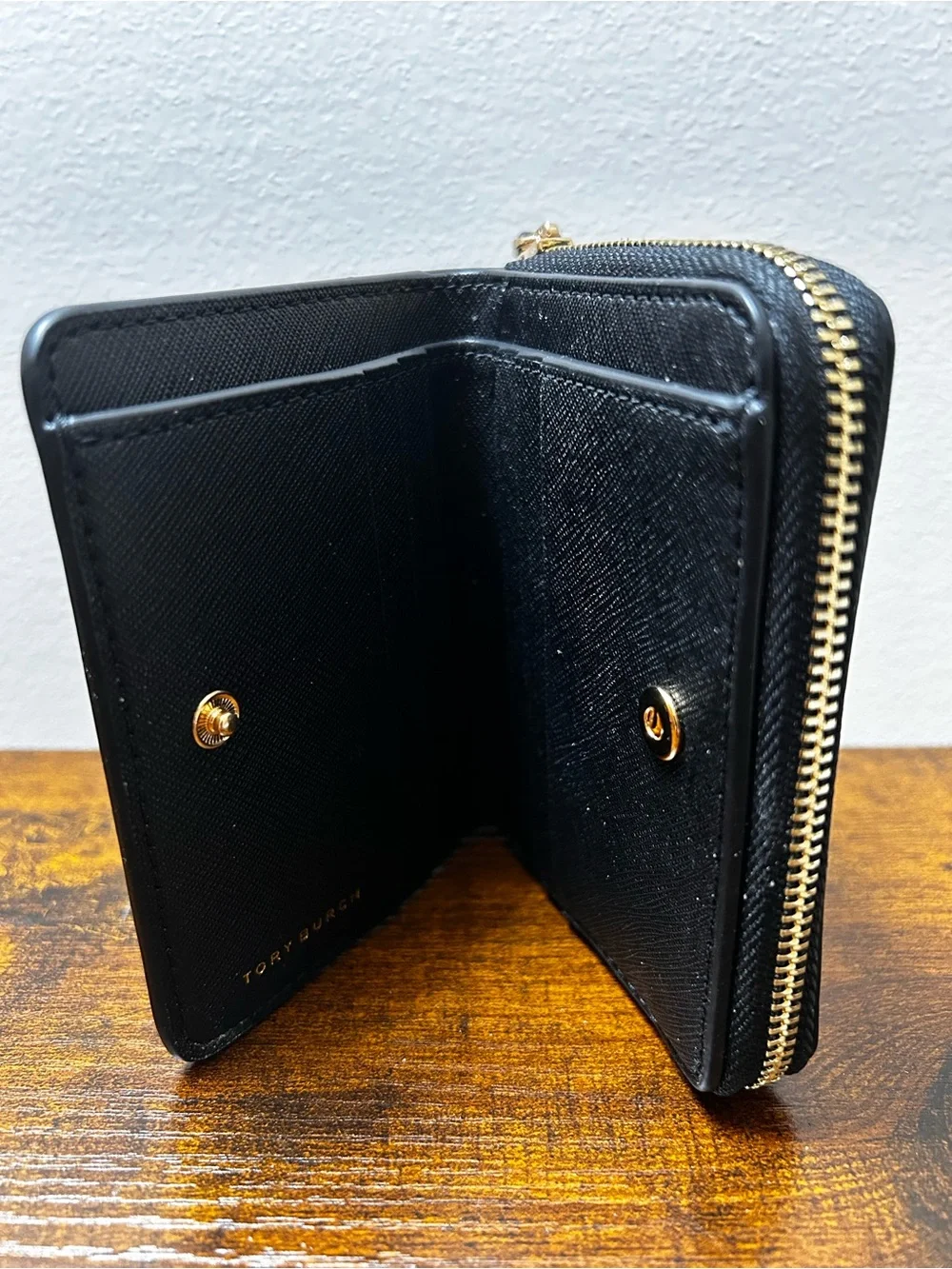 Tory Burch Emerson Black Saffiano Leather Small Wallet 3.5
